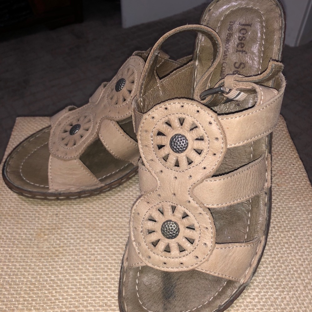 Josef Seibel Tan wedge sandals